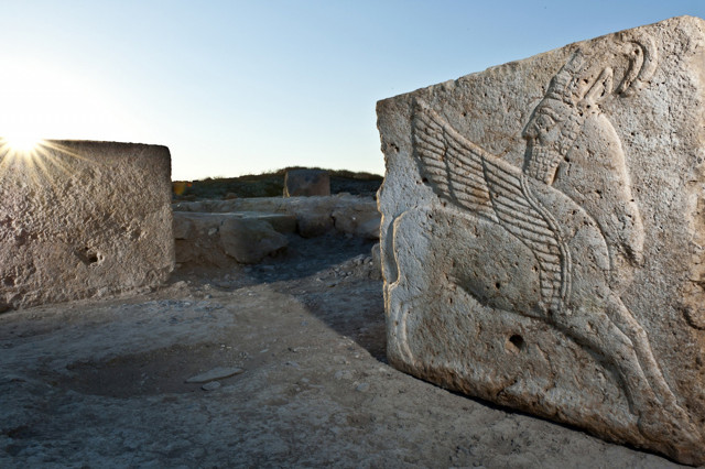 Büyükşehir ortaklığındaki Karkamış Arkeoparkı'ndaki Geç Hitit Saray alanı koruyucu çatısı açıldı - Resim: 7