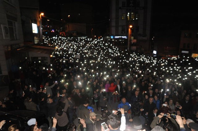 Valilik önünde ışıklı maden protestosu - Resim: 2