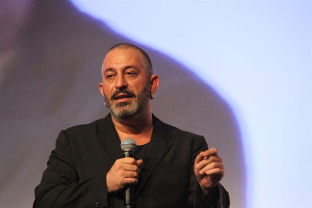 Cem Yılmaz'ın tılsımlı kolyesinin sırrı çözüldü - Resim: 1