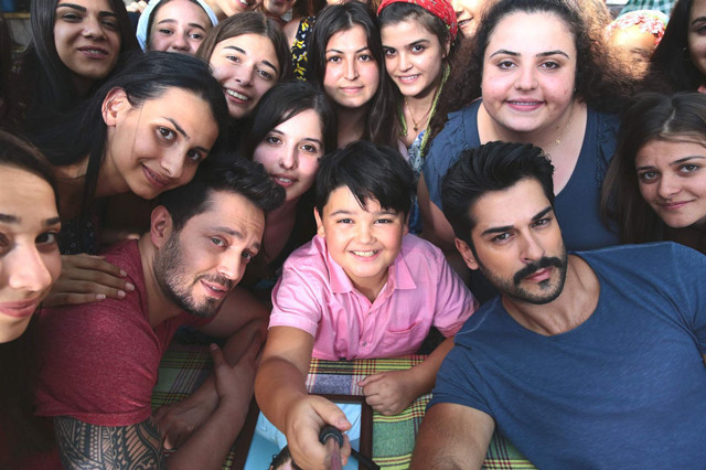 İşte Fahriye Evcen ve Burak Özçivit'in balayı fotoğrafı - Resim: 1