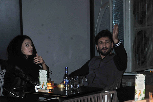 Survivor Adem sevgilisiyle yakalanınca muhabirleri kovaladı - Resim: 2