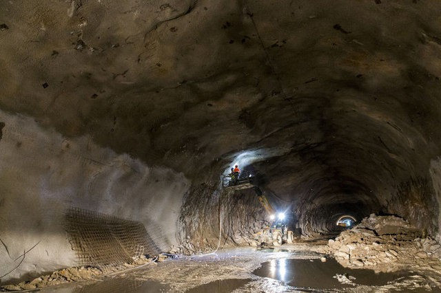 4 dakikada iklim değiştiren tünel ışık göründü - Resim: 3