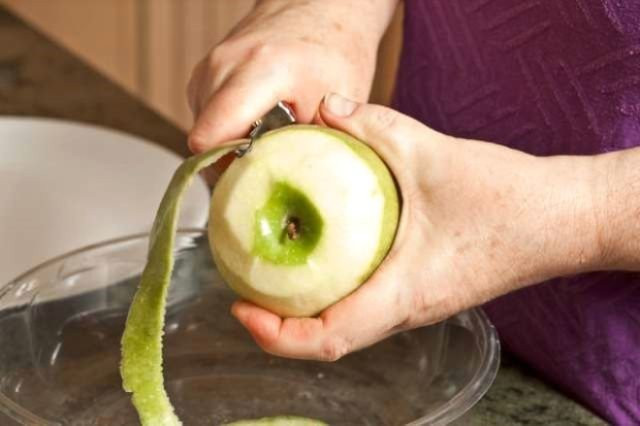 Muz kabuğuna şeker döküp vücudunuza sürün bakın neler olacak - Resim: 2