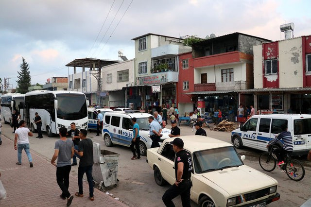 İki aile birbirine girdi: Ortalık savaş alanına döndü! - Resim: 3