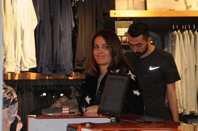 Elçin Sangu fena yakalandı: En çirkin halimle çektiler - Resim: 4