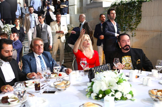 Sanat camiası Adnan Oktar'ın davetinde buluştu - Resim: 2