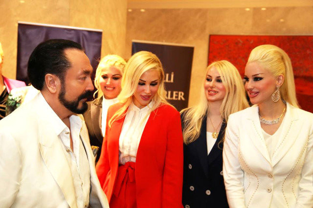 Adnan Oktar'la Fethullah Gülen arasındaki 6 benzerlik - Resim: 4