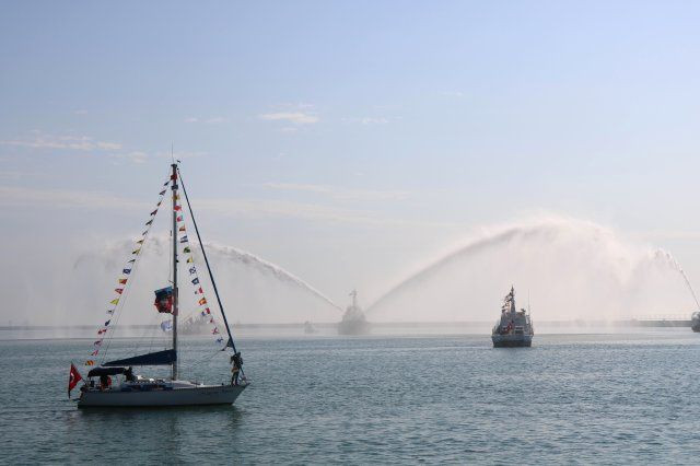 100 yıllık onur! Atatürk'ü temsil eden bayrak karaya işte böyle çıkarıldı - Resim: 3