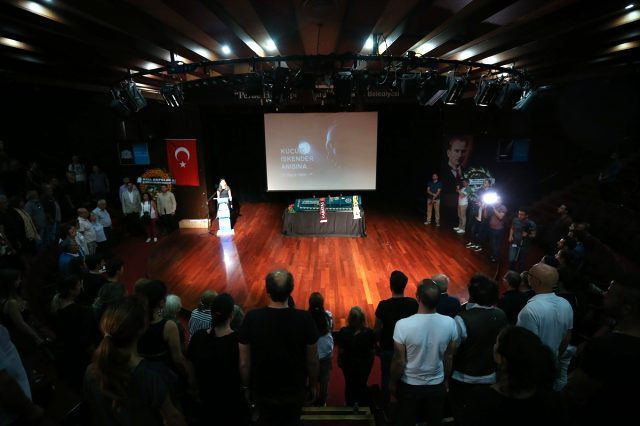 Kanserle savaşını kaybeden Küçük İskender'e son veda! Cenaze töreni düzenlendi - Resim: 4