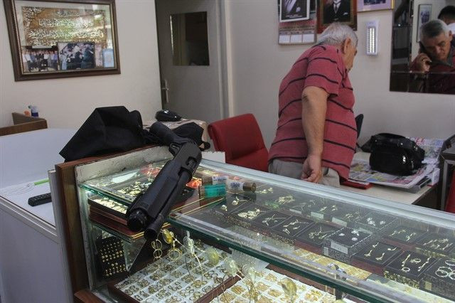 Soyguncuyu 'gel yemek ısmarlayım' diyerek ikna etti - Resim: 3