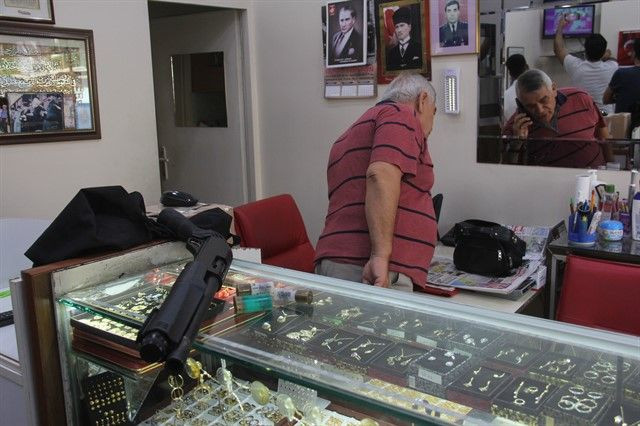 Soyguncuyu 'gel yemek ısmarlayım' diyerek ikna etti - Resim: 4