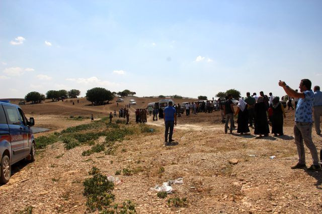Şanlıurfa'da evlatlarını kurtarmak için göle atlayan 2 anne boğuldu - Resim: 4