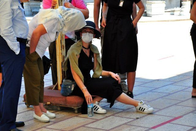 Demet Evgar'ın acı günü babaanesinin cenazesinde gözyaşlarına boğuldu - Resim: 2