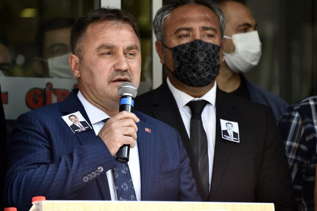 Koronadan ölen Mustafa Canlı gözyaşlarıyla son yolculuğuna uğurlandı - Resim: 2