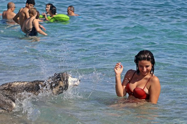 Antalya'da koronavirüsü unuttular! Tatilciler sahillere akın etti - Resim: 4