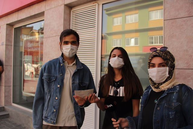 Afyonkarahisar'da ilginç olay! Maskeyi doğru takanlar para veriliyor - Resim: 1