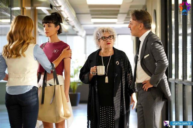 Star TV Menajerimi Ara'da 64 yaşındaki Ayşenil Şamlıoğlu'nun seksi pozu olay! - Resim: 4