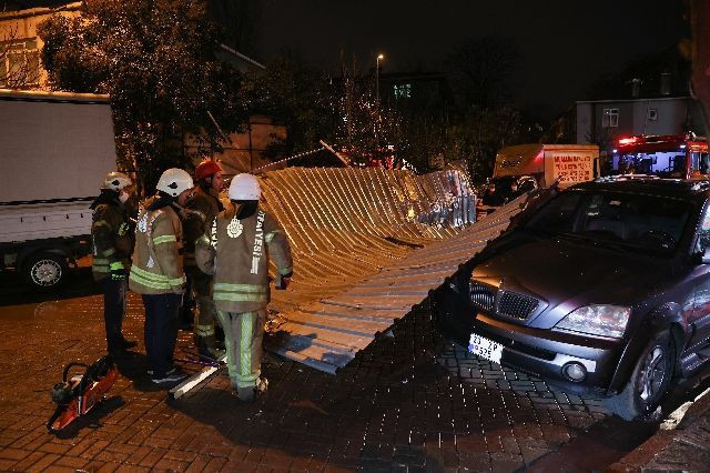 Meteorolojinin uyardığı fırtına İstanbul'u vurdu - Resim: 1