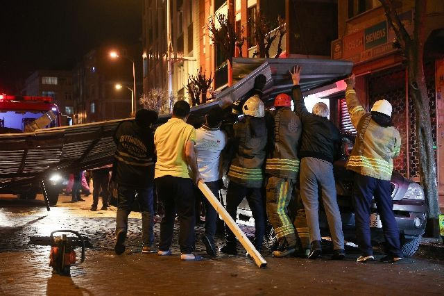 Meteorolojinin uyardığı fırtına İstanbul'u vurdu - Resim: 3