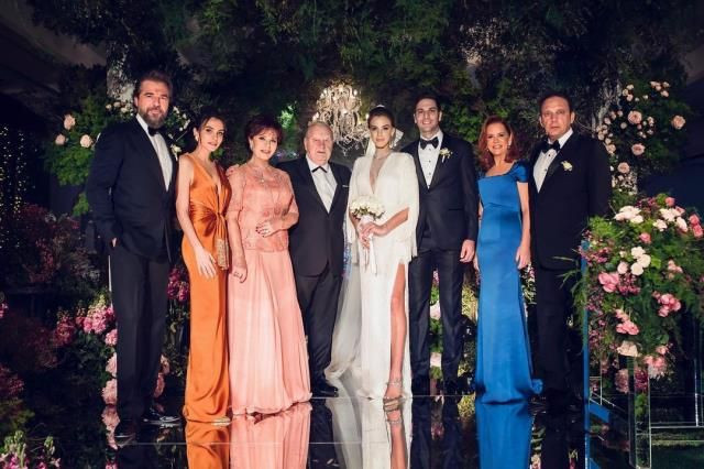 Aslışah Alkoçlar anneannesi Hülya Koçyiğit gibi olmak istemiş gelinliğinin hikayesi... - Resim: 3