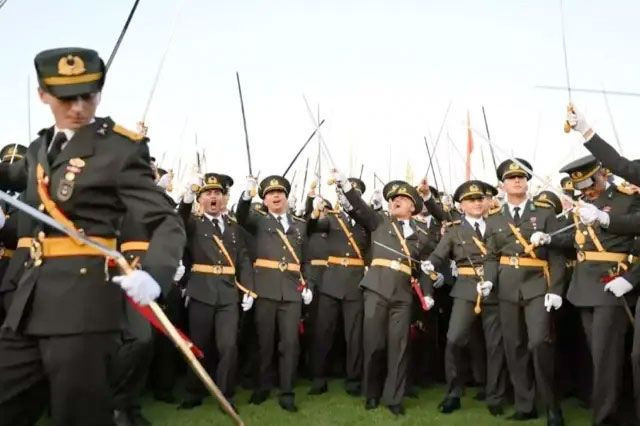 2023 seçimlerini bilen SONAR'ın 'Erdoğan aday olmazsa' anketi Selçuk Bayraktar o isimden fark yedi - Resim: 3