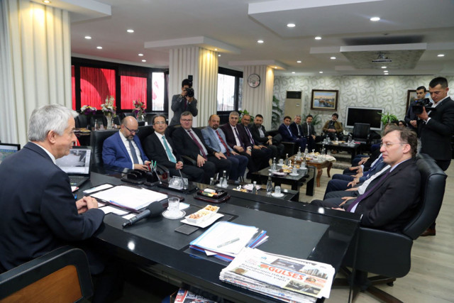 AK Partili Isparta Belediye Başkanı MHP'lileri sürüp işten attı - Resim: 0