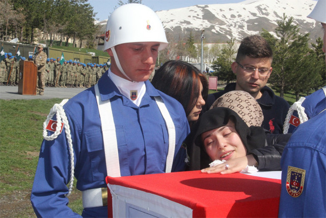 Şehit Volkan Demirci memleketi Ordu'ya ağlatan bir törenle uğurlandı - Resim: 1