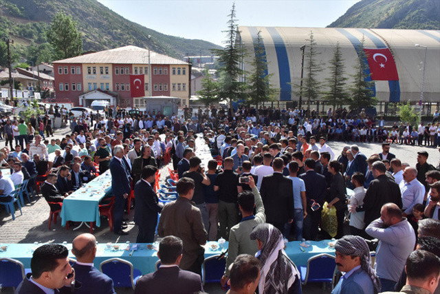 İçişleri Bakanı Süleyman Soylu Beytüşşebap'ta vatandaşlarla bayramlaştı - Resim: 0