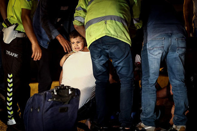 TEM Otoyolu'nda feci kaza: 2 ölü, 5'i çocuk 8 yaralı - Resim: 2