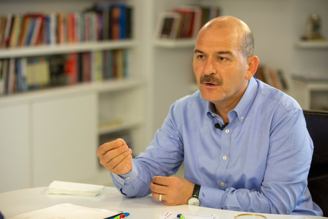 Süleyman Soylu'dan Temel Karamollaoğlu'nun pasaport iddiasına yanıt - Resim: 0