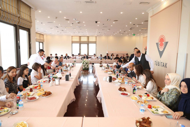 Bakan Varank: Çocuklarımızı yıkıcı teknolojilerde yetiştirmek istiyoruz - Resim: 0