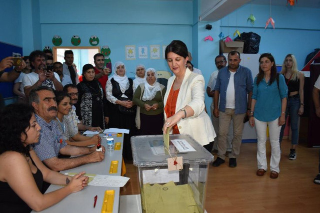 Buldan'dan dikkat çeken açıklama:  Bir oy her şeyi değiştirir - Resim: 0