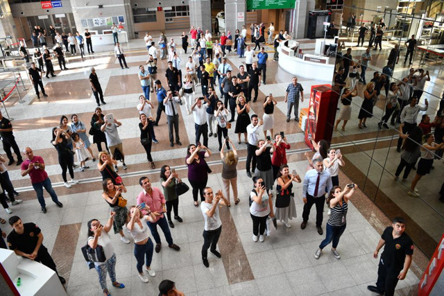 Ekrem İmamoğlu mazbatasını alıp İstanbul Valisi Yerlikaya'dan görevi devraldı - Resim: 4