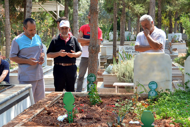 Mersin'de işe giden kadına eski kocadan kanlı pusu - Resim: 1