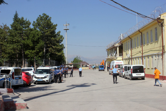 Karaman Cezaevi'nde isyan alarmı tatbikat çıktı - Resim: 0