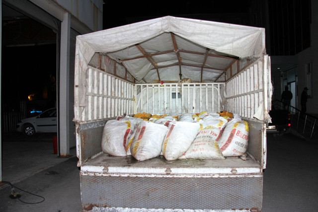 Van'da durdurulan kamyonette 4 ton inci kefali ele geçirildi! - Resim: 0