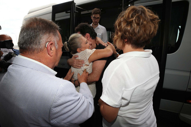 Hakan Atilla 32 ay sonra Türkiye'ye geldi Berat Albayrak bizzat karşıladı - Resim: 3