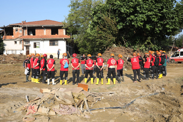 İHH’dan Düzceli afetzedelere destek - Resim: 1