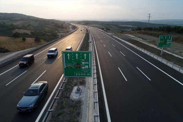 İstanbul-İzmir Otoyolu bayram trafiğini rahatlattı - Resim: 0