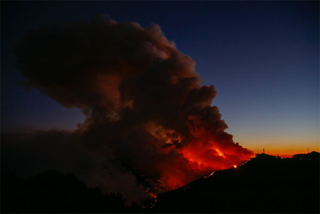Karabağlar'daki yangın havadan görüntülendi - Resim: 3