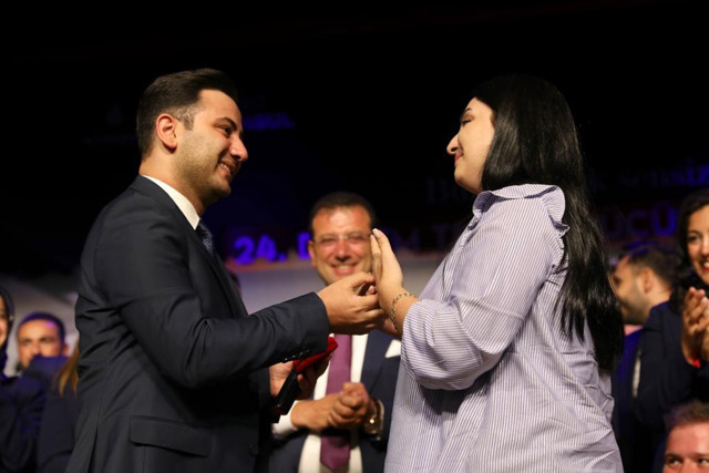 Ekrem İmamoğlu: 24 saat ulaşımı İstanbul'da başlatacağız - Resim: 0