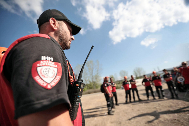 Olası Marmara depremi için İHH'dan 40 ilden 300 arama kurtarma ekibiyle dev tatbikat - Resim: 0