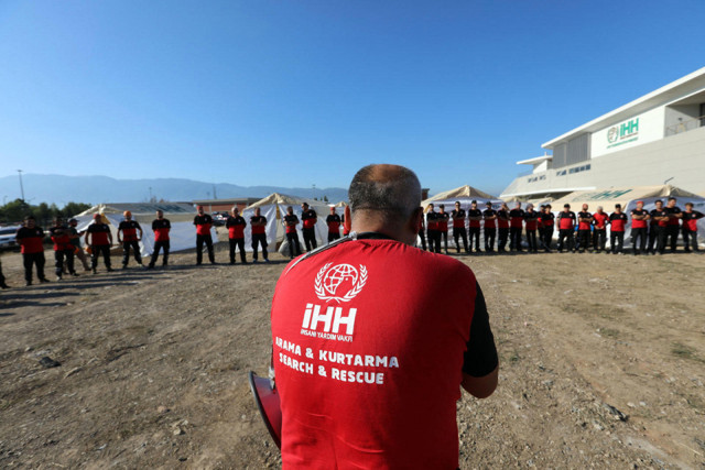 Olası Marmara depremi için İHH'dan 40 ilden 300 arama kurtarma ekibiyle dev tatbikat - Resim: 1