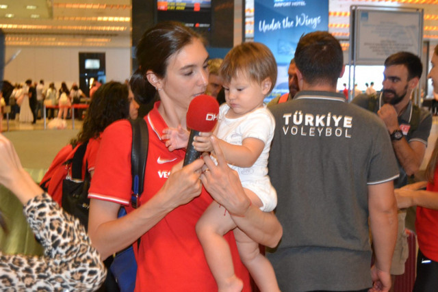 Naz Aydemir Akyol hem annelik yaptı hem de milli takım için savaştı - Resim: 0