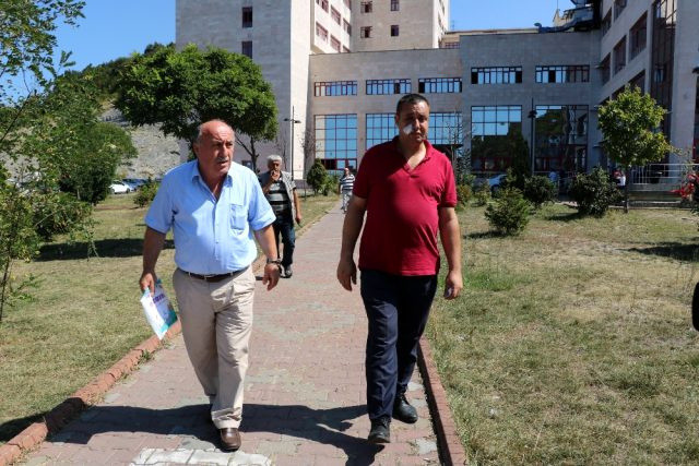 Yer Zonguldak! Belediye işçilerinden terörle mücadele gazisine asfalt dayağı - Resim: 1