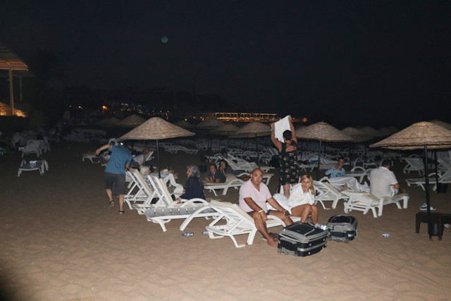 KKTC’de askeri bölgede art arda şiddetli patlamalar meydana geldi - Resim: 1