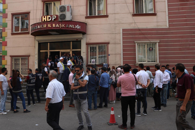 'Diyarbakır Anneleri' harekete geçti, HDP'ye suç duyurusu! - Resim: 0