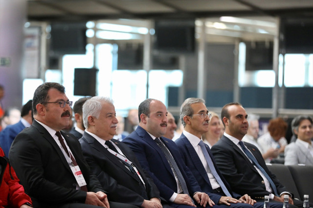 Bakan Mustafa Varank önemli toplantıda duyurdu! 50 bin özel öğrenciye eğitim verilecek - Resim: 0