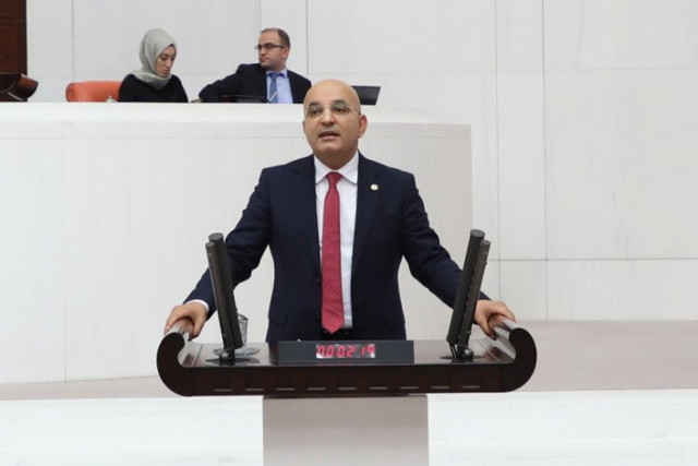 CHP'li vekil Mahir Polat trafik kazası geçirdi - Resim: 0