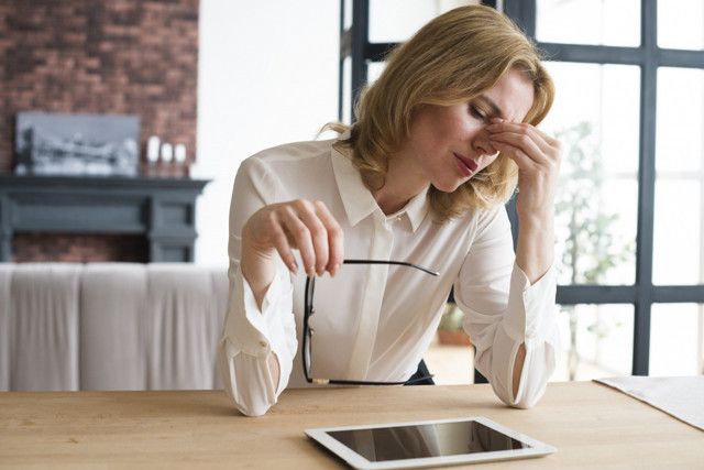 Gece bulanık görüyor, gözlerinizi sürekli oğuşturuyorsanız keratokonus olmuşsunuz - Resim: 1